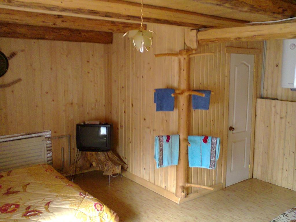 Krutogora Ξενοδοχείο Tatariv Δωμάτιο φωτογραφία